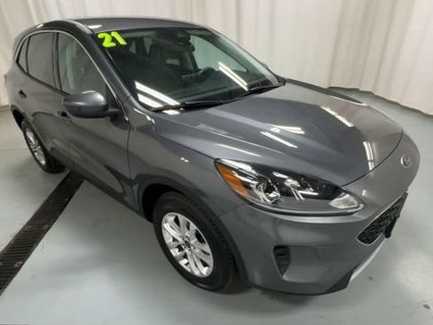 Used 2021 Ford Escape SE AWD/4WD image 2