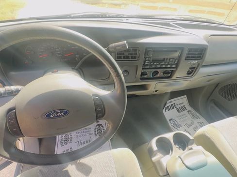 Used 2003 Ford Excursion XLT image 17