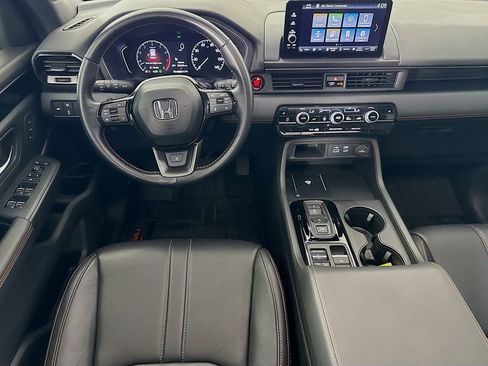 Certified 2024 Honda Pilot TrailSport image 30