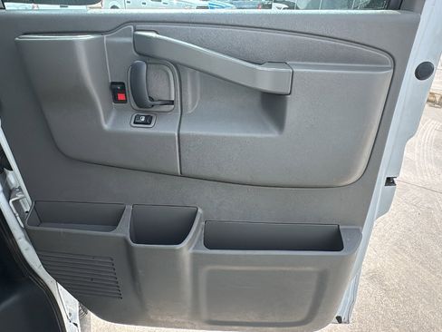 Used 2021 Chevrolet Express 2500 w/ Driver Convenience Package RWD image 24