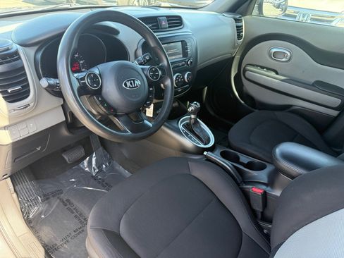 Used 2019 Kia Soul FWD image 12