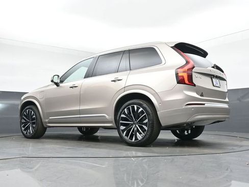 New 2026 Volvo XC90 T8 Plus w/ Protection Package Premier AWD/4WD image 44
