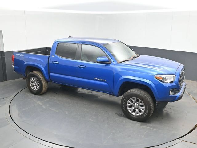 Used 2017 Toyota Tacoma SR5 w/ Tow Package AWD/4WD image 13