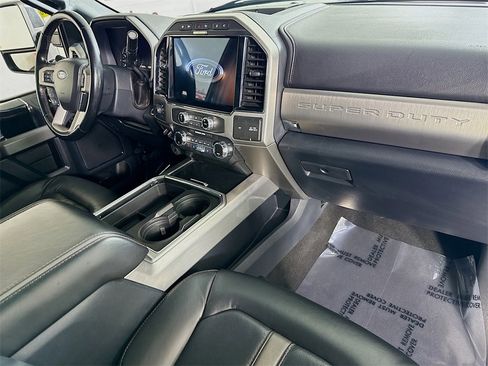 Used 2022 Ford F450 Platinum w/ FX4 Off-Road Package image 36