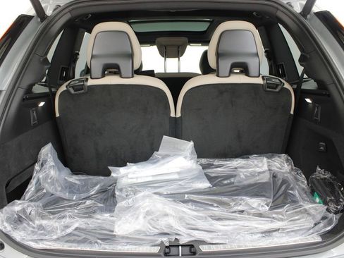 New 2026 Volvo XC90 B6 Plus w/ Protection Package Premier image 32