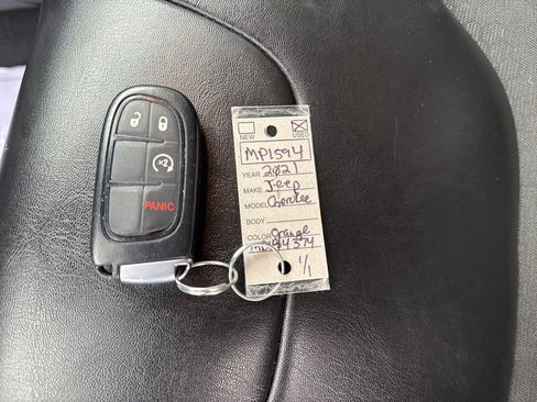 Used 2021 Jeep Cherokee Altitude image 32