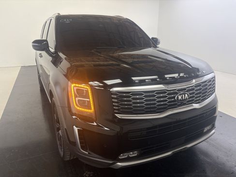 Used 2020 Kia Telluride SX w/ SX Prestige Package image 3
