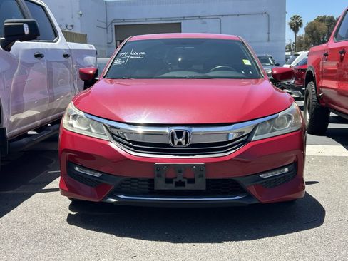 Used 2017 Honda Accord Sport image 2