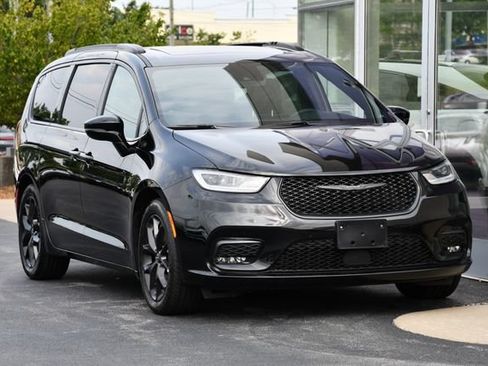 Used 2026 Chrysler Pacifica Limited w/ S Appearance Package FWD image 6