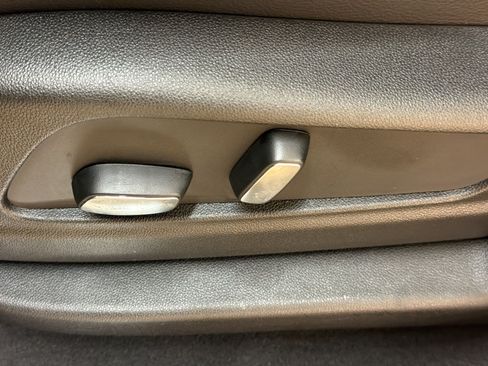 Used 2025 Cadillac XT5 Luxury w/ LPO, Floor Liner Package FWD image 14