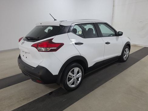 Used 2020 Nissan Kicks S FWD image 3