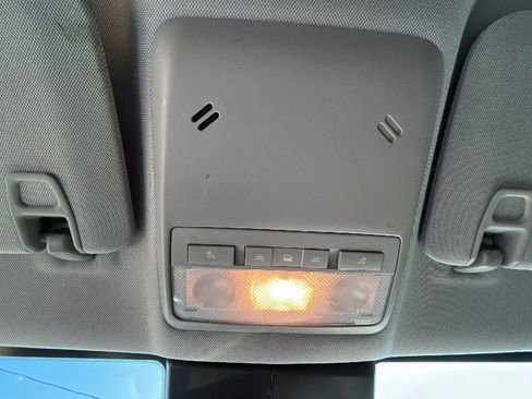 Used 2020 Chevrolet Trax LT image 29