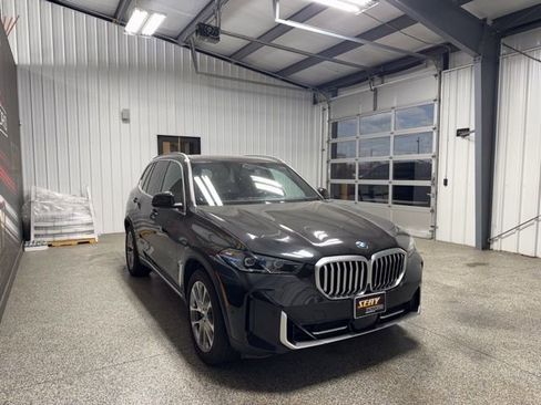 Used 2024 BMW X5 xDrive40i w/ Premium Package image 18