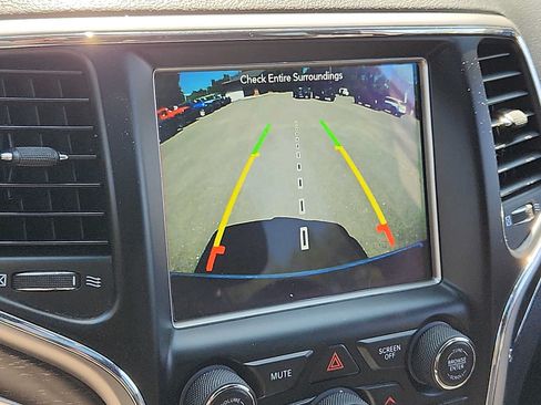 Used 2018 Jeep Grand Cherokee Limited w/ Trailer Tow Group IV AWD/4WD image 18