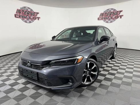 Used 2025 Honda Civic Sport Touring image 1