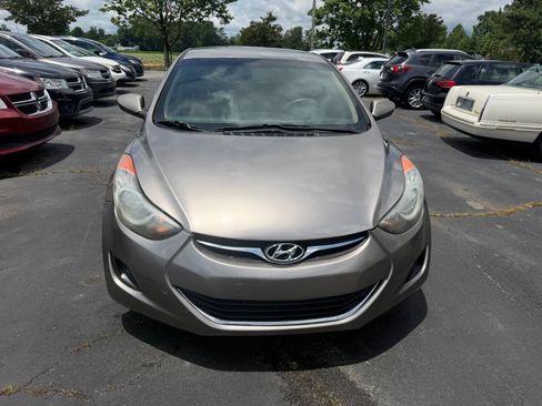Used 2012 Hyundai Elantra GLS FWD image 2