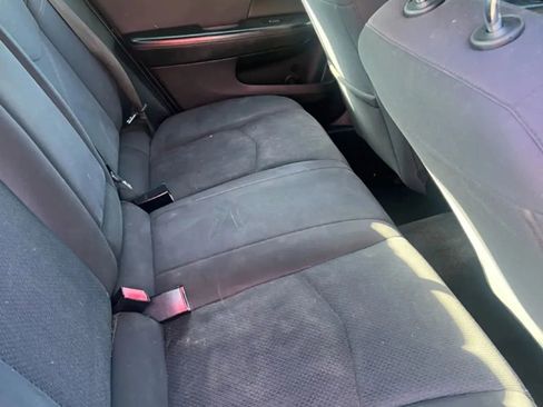 Used 2012 Chrysler 200 Touring image 9