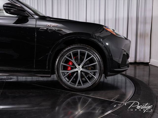 Used 2023 Maserati Grecale Trofeo AWD/4WD image 16