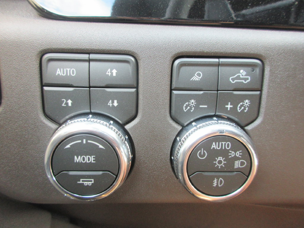 New 2026 GMC Sierra 1500 SLT w/ SLT Premium Package AWD/4WD image 16