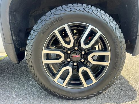 Used 2020 GMC Sierra 1500 AT4 w/ AT4 Premium Package AWD/4WD image 11