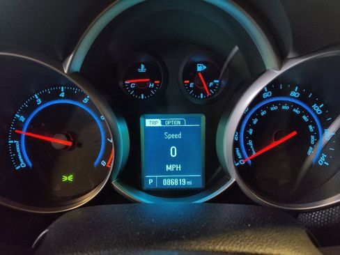 Used 2014 Chevrolet Cruze LT image 23