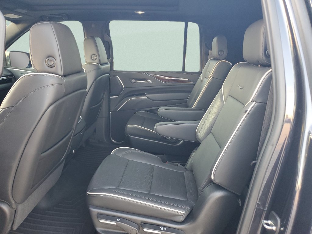 Used 2023 Cadillac Escalade ESV Premium Luxury AWD/4WD image 10