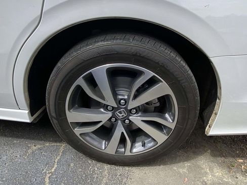 Used 2023 Honda Odyssey Touring image 9