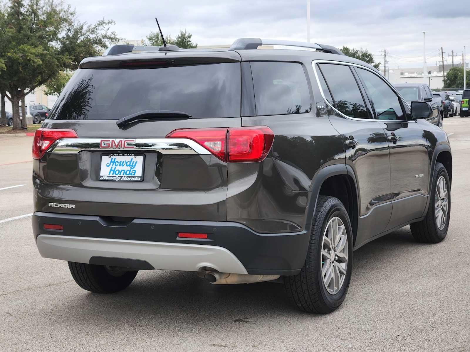 Used 2019 GMC Acadia SLE w/ Driver Alert Package I FWD image 5