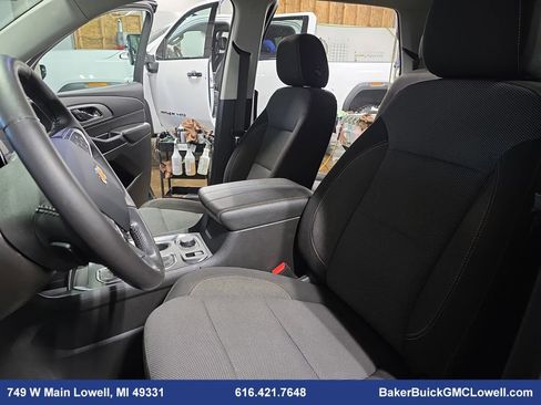 Used 2020 Chevrolet Traverse LT w/ Driver Confidence II Package image 17
