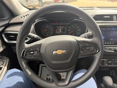 Certified 2023 Chevrolet TrailBlazer LT w/ Convenience Package AWD/4WD image 17