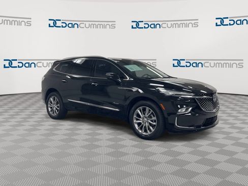 Used 2023 Buick Enclave Avenir AWD/4WD image 2