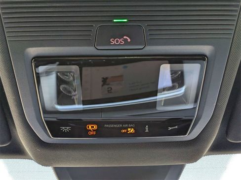 Certified 2024 Volkswagen Atlas Cross Sport SE image 22