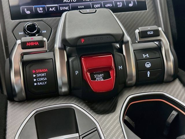 Used 2023 Lamborghini Urus Performante AWD/4WD image 19