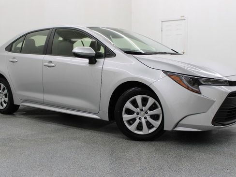 Used 2023 Toyota Corolla LE image 1