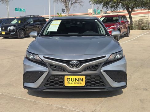 Used 2024 Toyota Camry SE image 2