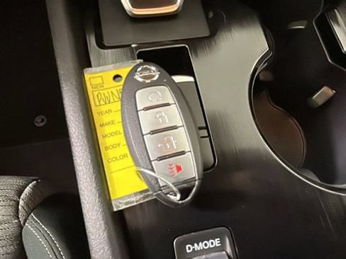 Used 2021 Nissan Rogue SV FWD image 22