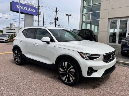 Certified 2023 Volvo XC40 B5 Ultimate w/ Protection Package Premier AWD/4WD image 1