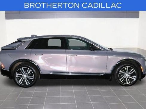 Used 2024 Cadillac Lyriq Luxury AWD/4WD image 10