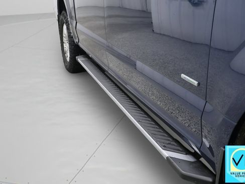 Used 2017 Ford F150 XLT w/ Equipment Group 302A Luxury image 33