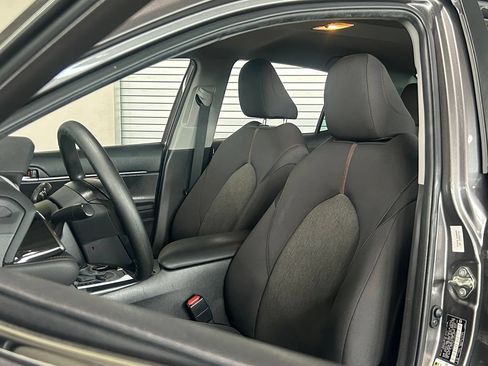 Used 2020 Toyota Camry LE FWD image 18
