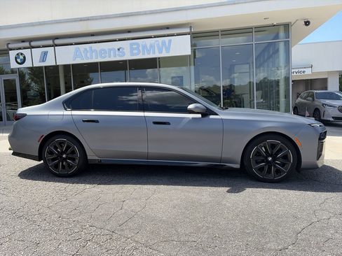 Used 2023 BMW 740i RWD image 9