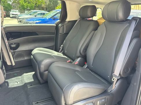 New 2025 Kia Carnival SX Prestige FWD image 15
