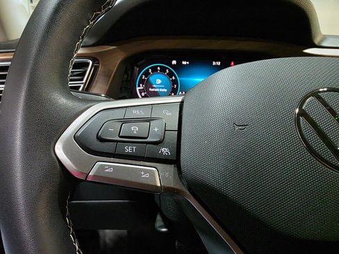 Used 2024 Volkswagen Atlas SE image 32