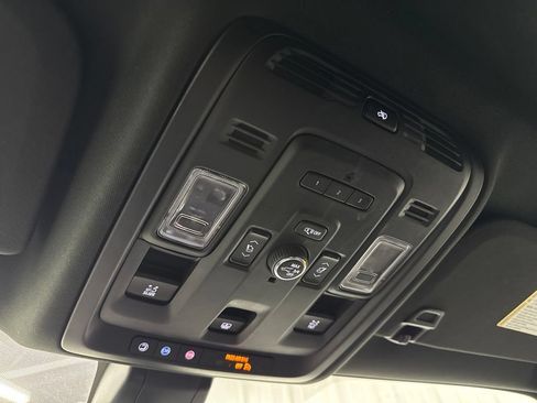 Used 2021 GMC Yukon Denali w/ Denali Premium Package AWD/4WD image 27