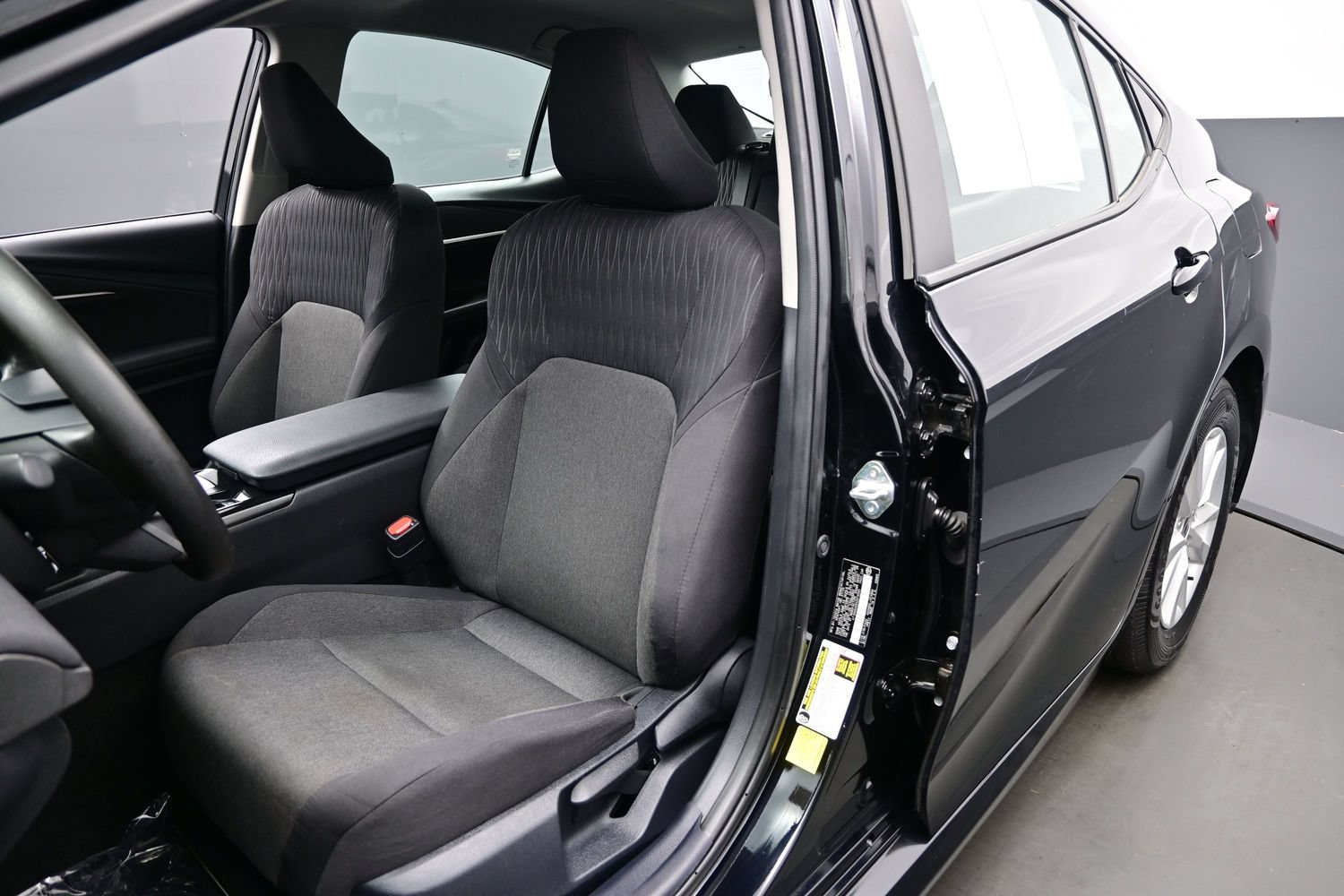 Used 2025 Toyota Camry LE FWD image 11