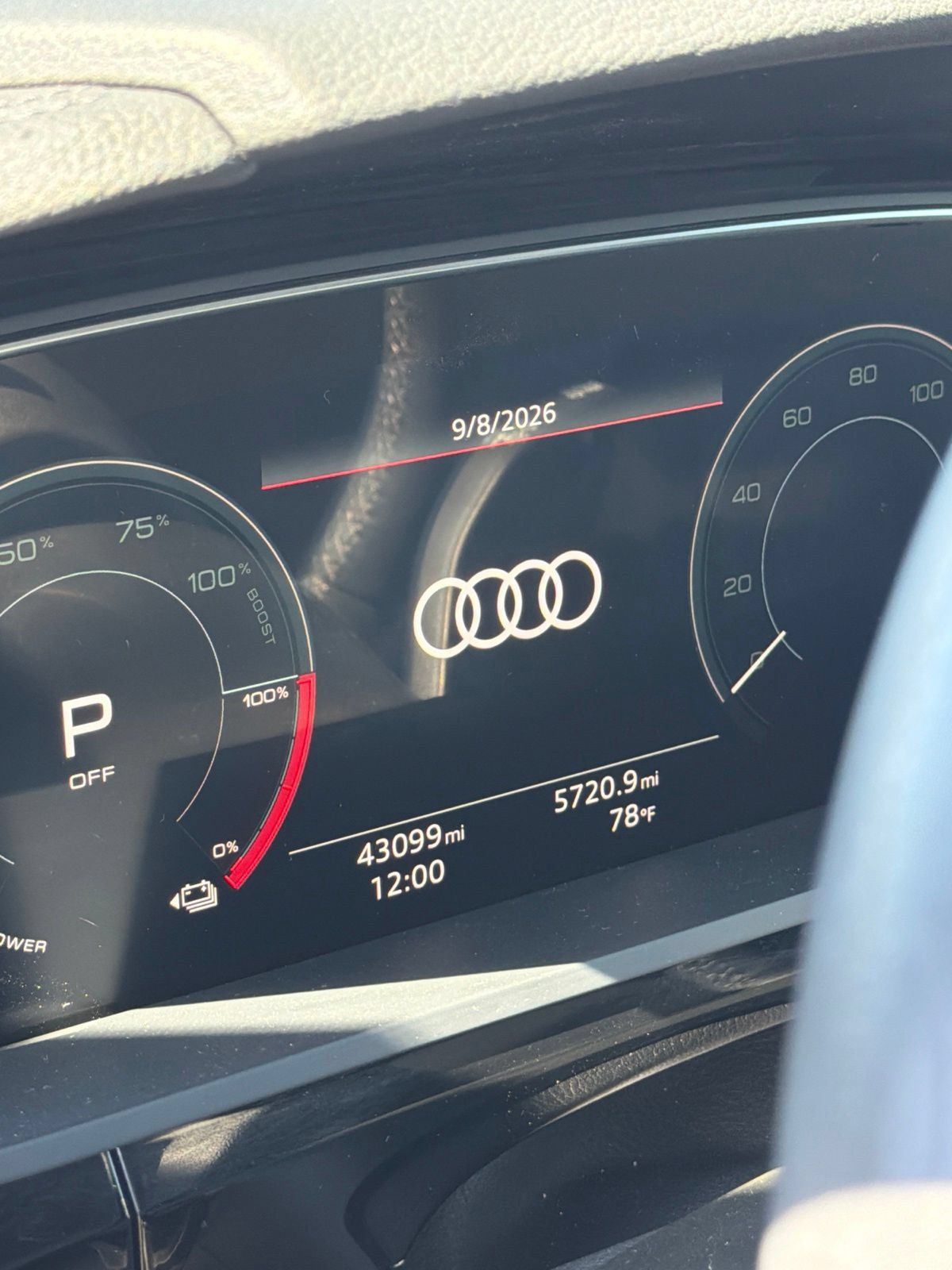Used 2024 Audi Q8 e-tron Premium Plus w/ Premium Plus Package AWD/4WD image 3