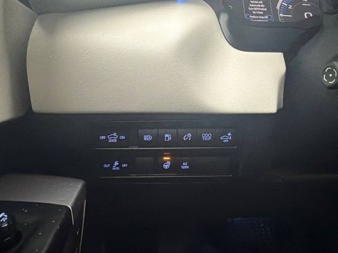 Used 2022 Toyota Tundra Capstone AWD/4WD image 23
