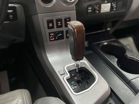 Used 2014 Toyota Sequoia Platinum image 42