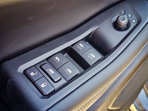 New 2025 Jeep Grand Cherokee Limited image 12