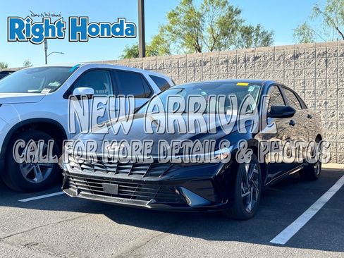 Used 2025 Hyundai Elantra Limited FWD image 1